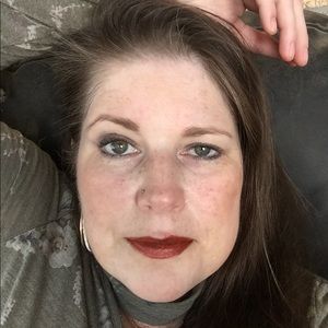 Meet your Posher, Suzanne